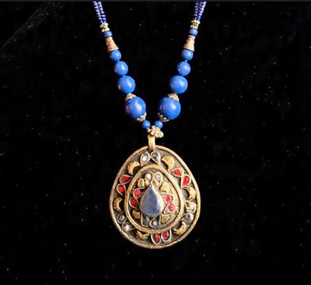 gilgit-baltistan-blue-necklace-pendant-detail