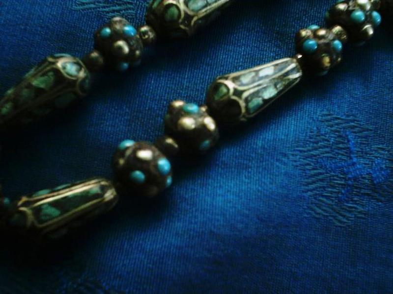 laakh-beadwork-turquoise-inlay-detail