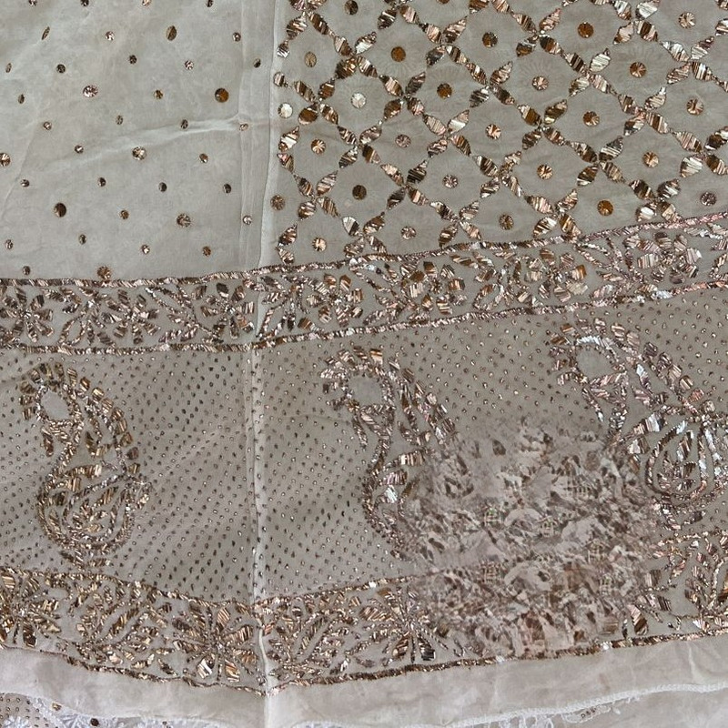 mukaish-kamdani-metalwork-on-white-1