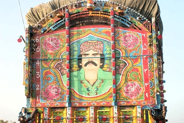 truck-art-sindhi-poet-singer