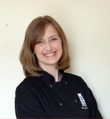 Rhiannydd Webb from USA-Owner of Dragons and Daffodils Cakes